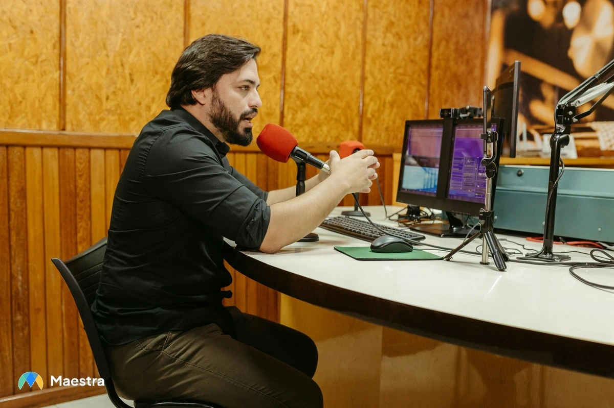 What Is Simultaneous Interpretation and How Does It Work?